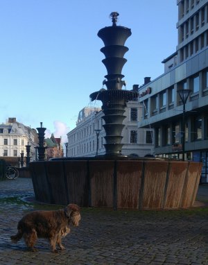 Gustav Adolfs torg - Fem fontäner och ett klot